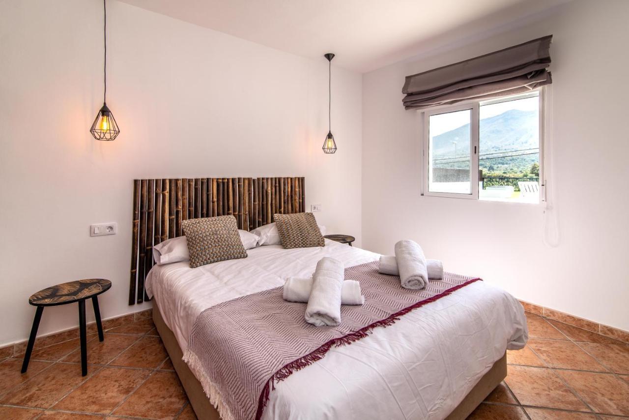 Palm Tree Villa - 5Bdr Paradise Pool / Chill Out Beds Torremolinos Ngoại thất bức ảnh