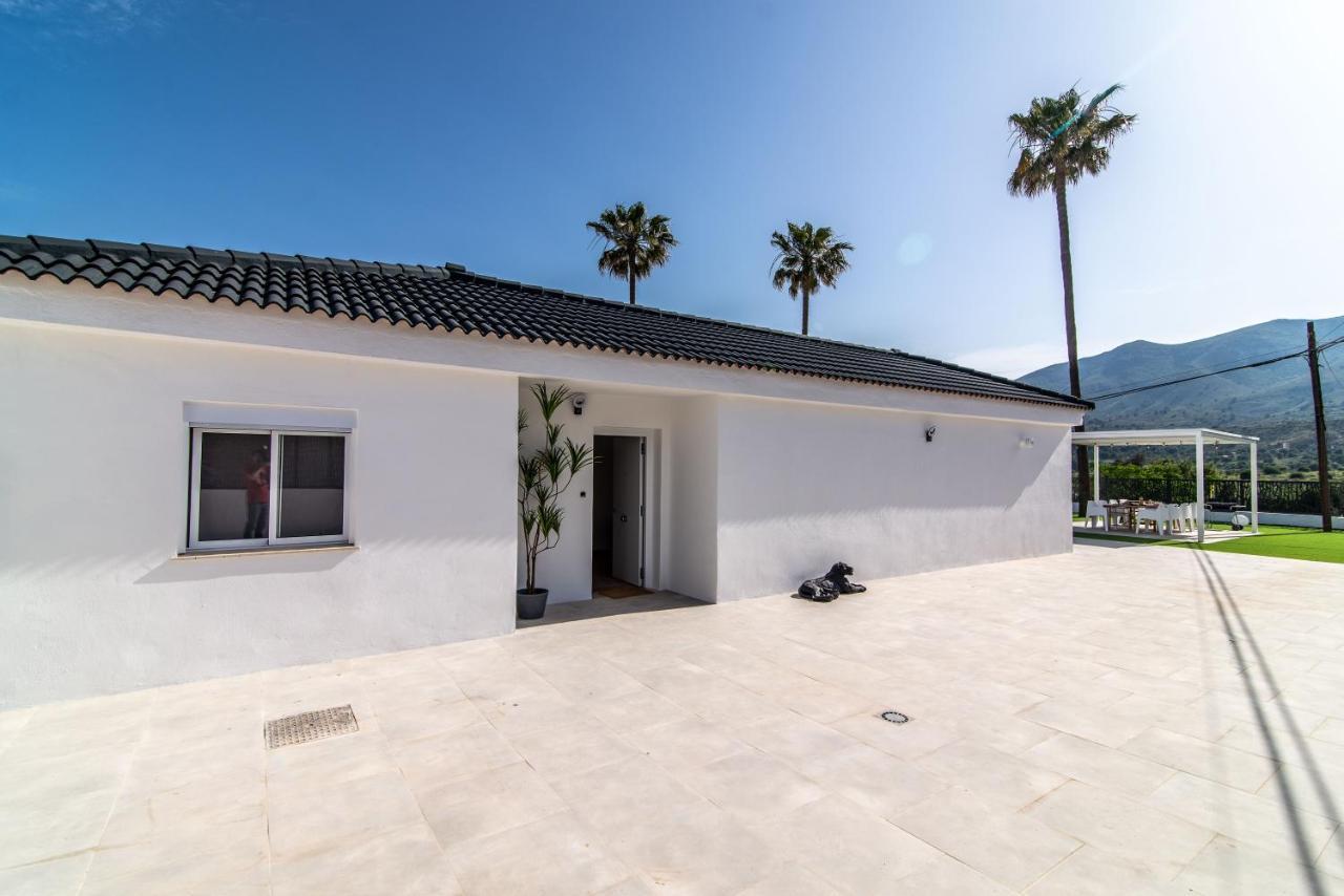 Palm Tree Villa - 5Bdr Paradise Pool / Chill Out Beds Torremolinos Ngoại thất bức ảnh